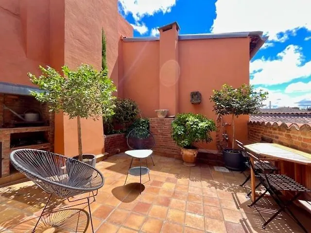 La Tour Croix Baragnon アパートホテル 3*